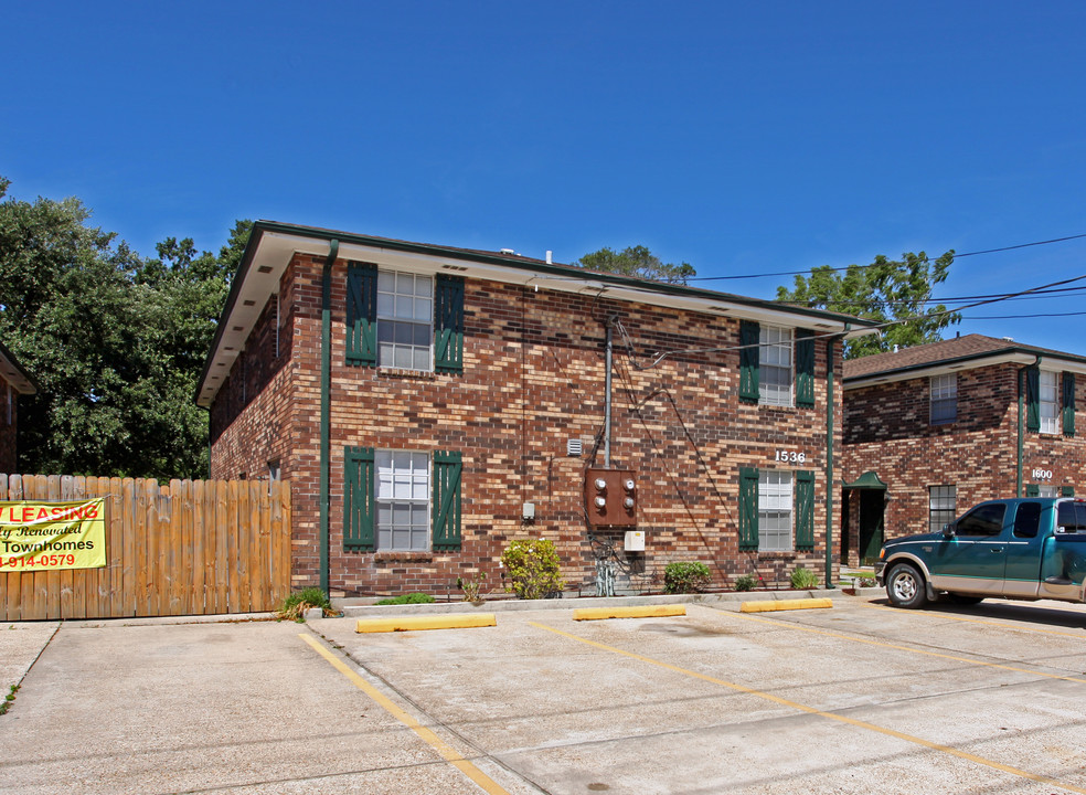 1536-1600 Hickory Ave in New Orleans, LA - Foto de edificio