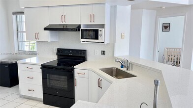3255 NE 184th St, Unit # 12408 in Aventura, FL - Building Photo - Building Photo