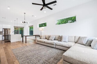 6300 Santos St in Austin, TX - Building Photo - Building Photo