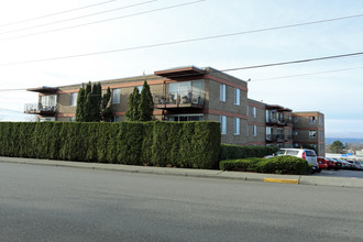 Sunset View Apartments in Renton, WA - Building Photo - Building Photo