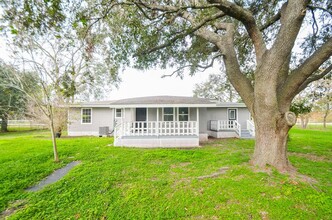 13035 Hatfield Rd in Brookside Village, TX - Building Photo - Building Photo