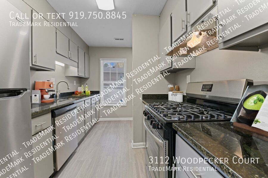 3112 Woodpecker Ct in Raleigh, NC - Foto de edificio