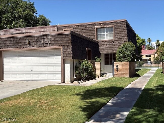 2963 Pinehurst Dr in Las Vegas, NV - Building Photo - Building Photo