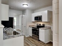 130 Railside Dr photo'