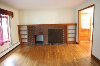 223 University Blvd in Glassboro, NJ - Foto de edificio - Building Photo