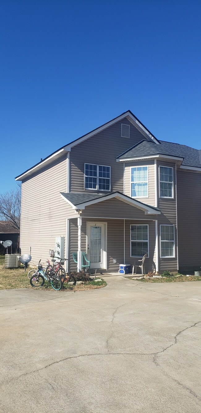 827 GA-72 in Comer, GA - Building Photo - Building Photo