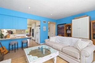 3068 Zell Dr in Laguna Beach, CA - Building Photo