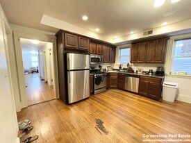 11 Sachem St, Unit 2 in Boston, MA - Building Photo