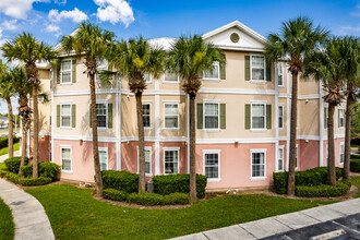 Crescent Club Apartments in Orlando, FL - Building Photo - Building Photo