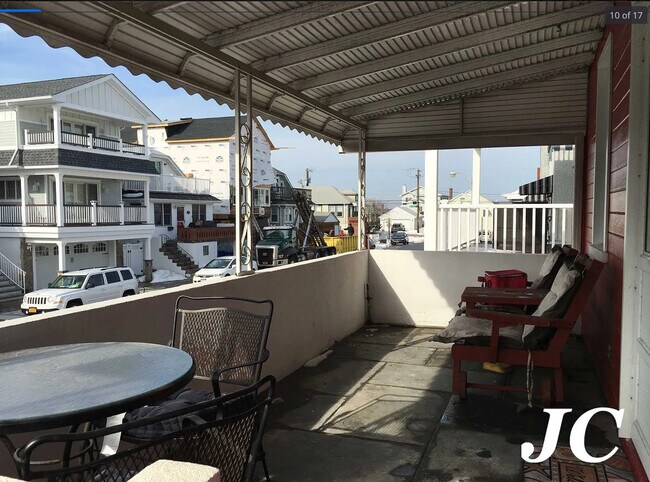 90 Illinois Ave, Unit 2 in Long Beach, NY - Building Photo - Building Photo