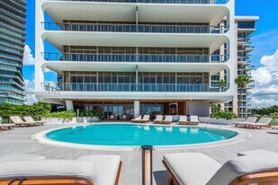 2655 S Bayshore Dr in Miami, FL - Building Photo