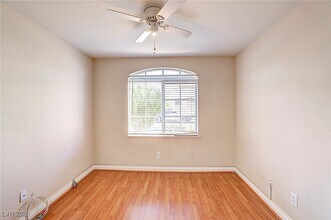 373 Kenya Rd in Las Vegas, NV - Building Photo - Building Photo