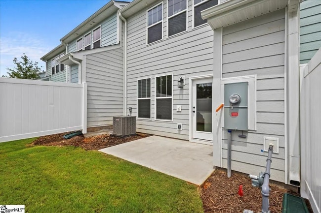 208 Curhill Ln in Simpsonville, SC - Foto de edificio - Building Photo