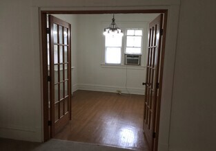 1113 W Moss Ave in Peoria, IL - Foto de edificio - Building Photo