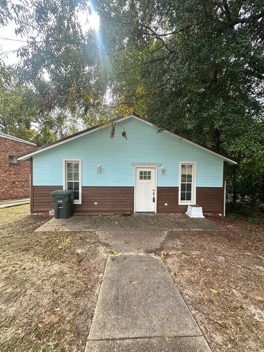 410 Glover Ave in Enterprise, AL - Building Photo