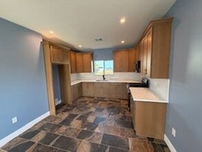 7745 Cypress Ave in Fontana, CA - Building Photo - Building Photo