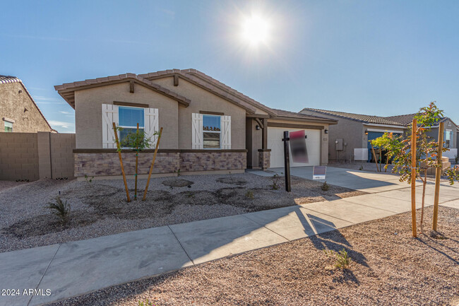 17629 W Madison St in Goodyear, AZ - Foto de edificio - Building Photo