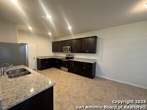 10622 Rayburn Lndg in San Antonio, TX - Building Photo - Building Photo