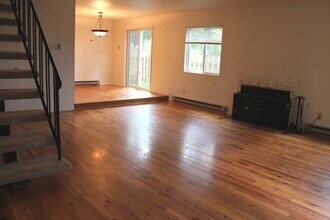 1350-1350 Parrish St in Lake Oswego, OR - Building Photo - Building Photo