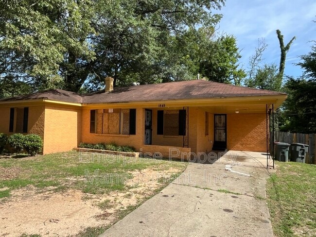 1848 Woodburn Dr in Memphis, TN - Building Photo - Building Photo