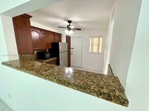 1540 NE 191st St in Miami, FL - Building Photo - Building Photo