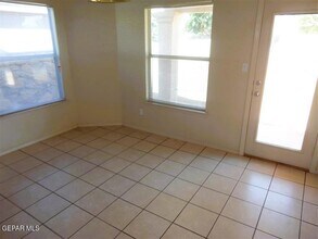 4564 Joseph Rodriguez Dr in El Paso, TX - Building Photo - Building Photo
