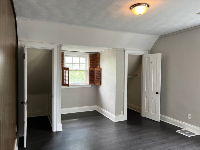 568 Bird Ave, Unit 3