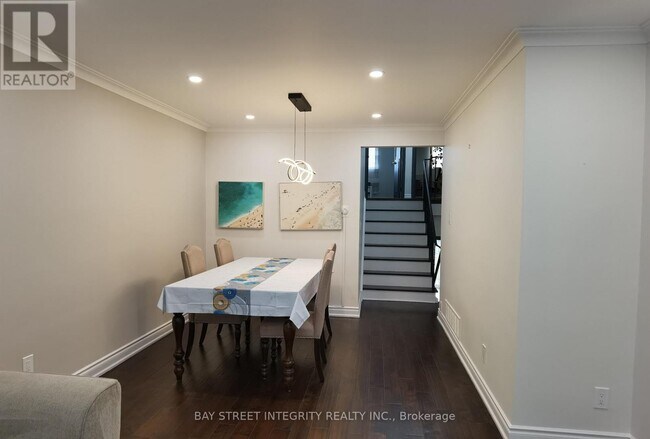 108 Bowhill Crescent in Toronto, ON - Building Photo - Building Photo