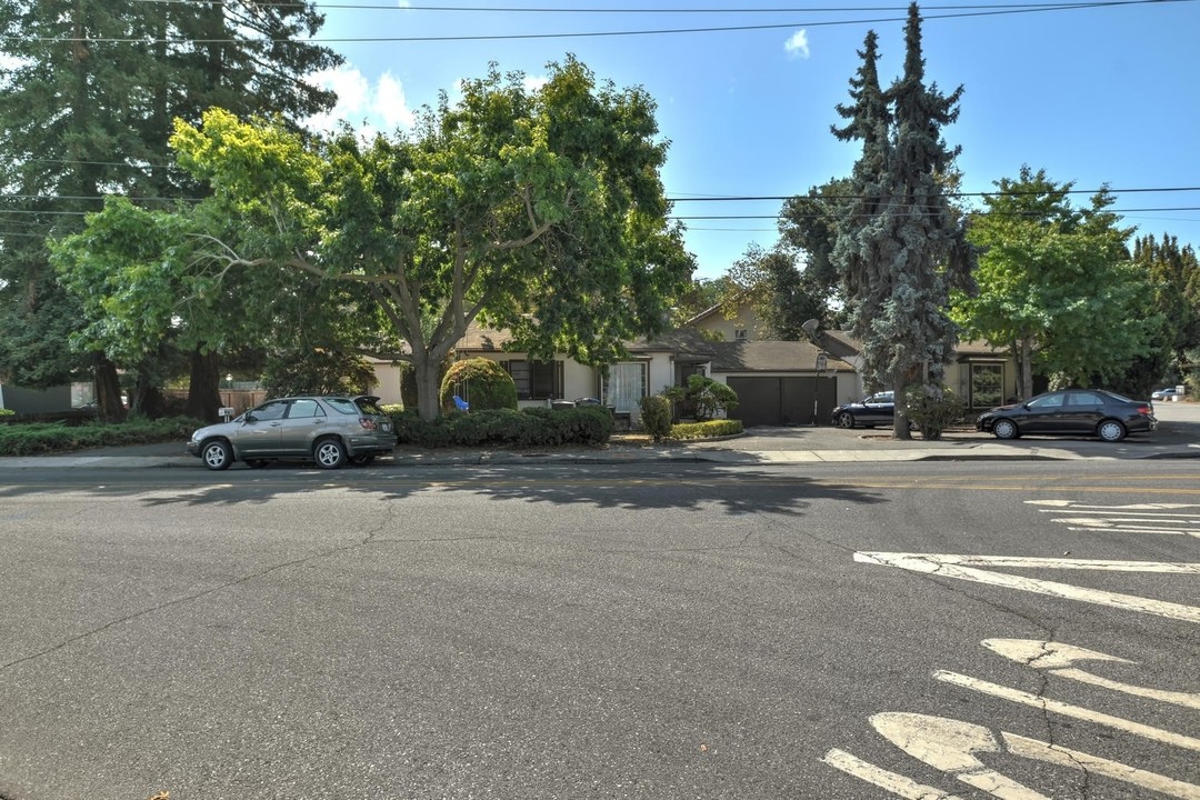 41 Gladys Ave in Mountain View, CA - Building Photo