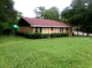 7321 Indian Ridge Trl in Dallas, TX - Building Photo - Building Photo