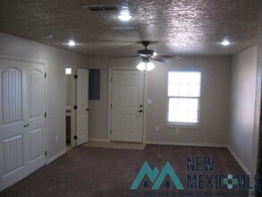 105 Gayland Dr in Clovis, NM - Building Photo - Building Photo