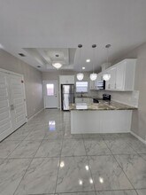 1018 N Woodson Ave in Edinburg, TX - Foto de edificio - Building Photo