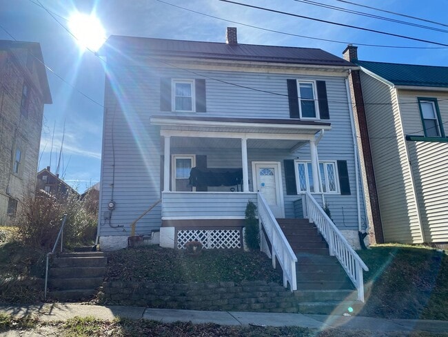 property at 906 Lemon St
