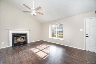 9008 Stonebrook Dr in Glen Allen, VA - Building Photo - Building Photo