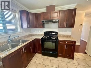 7550 Davies St in Burnaby, BC - Building Photo - Building Photo