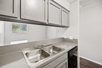 805 S Center St in Austin, TX - Building Photo - Building Photo