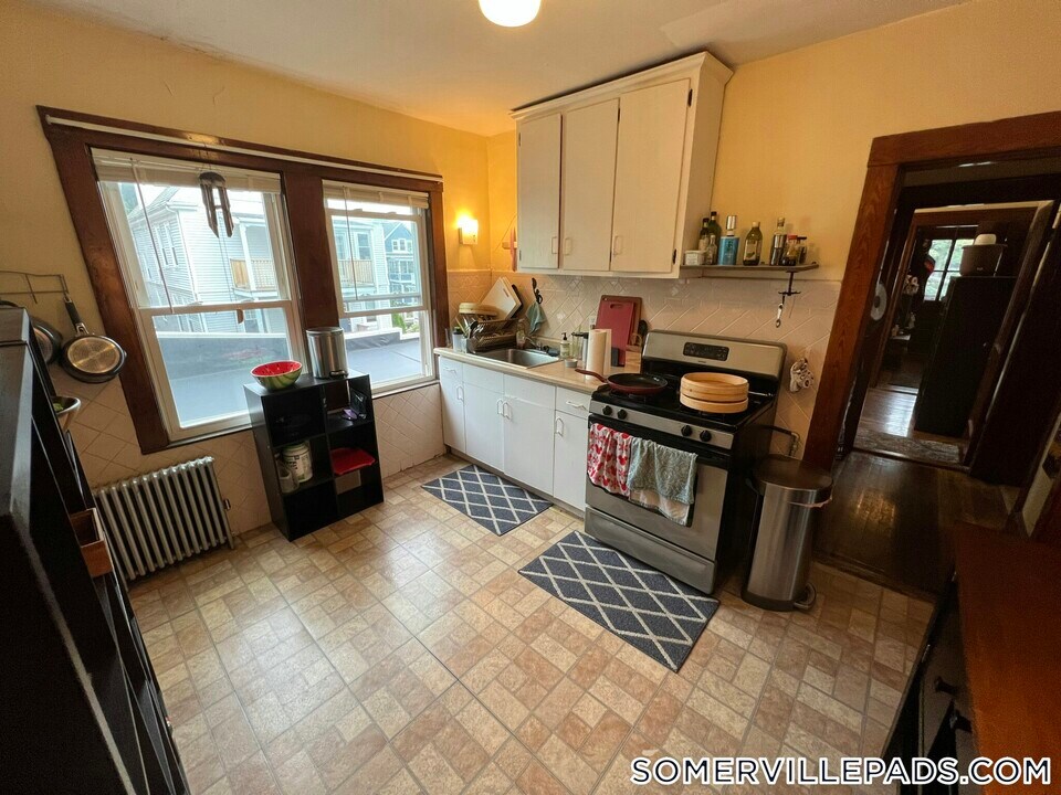 16-18 Silvey Place in Somerville, MA - Building Photo