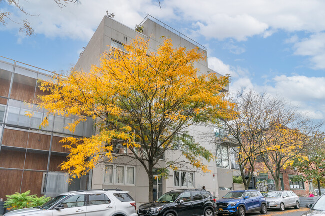 10 4th St in Brooklyn, NY - Foto de edificio - Building Photo