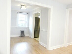 10 Clarmore Dr in Norwalk, CT - Building Photo - Building Photo