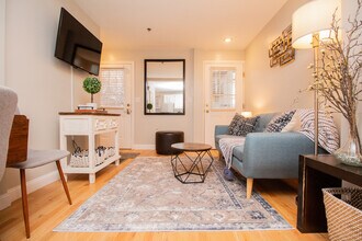 23 Jay St, Unit B in Cambridge, MA - Building Photo - Building Photo