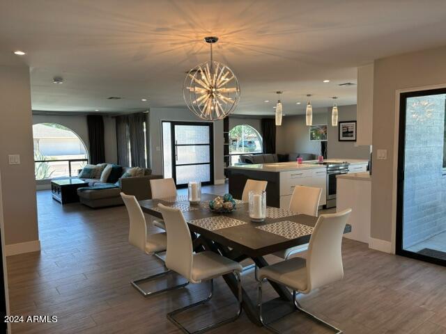 property at 8550 E Vía De Dorado