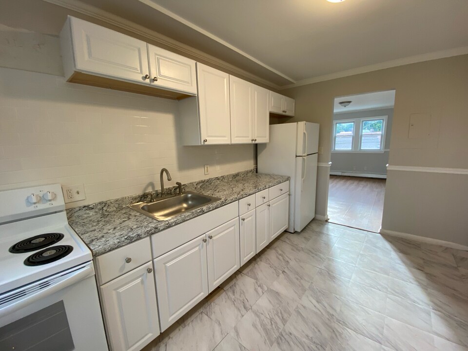 165 Delhi St, Unit 3 in Boston, MA - Building Photo
