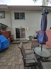 3023 Wakefield Dr in Carpentersville, IL - Foto de edificio - Building Photo