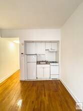 257 E 61st St in New York, NY - Building Photo - Building Photo
