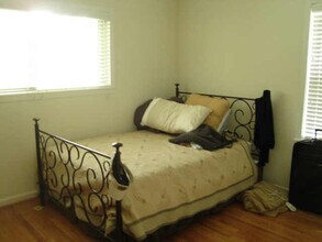 8610 Bob White Dr in Houston, TX - Foto de edificio - Building Photo