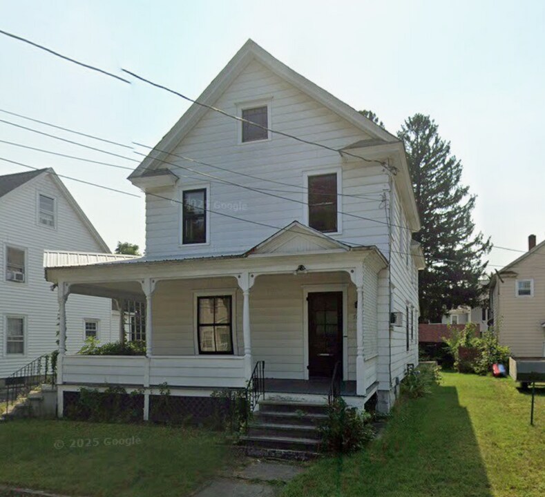 76 Crandall St in Glens Falls, NY - Building Photo