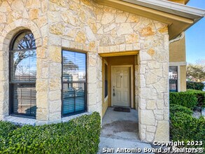 6160 Eckhert Rd in San Antonio, TX - Building Photo - Building Photo