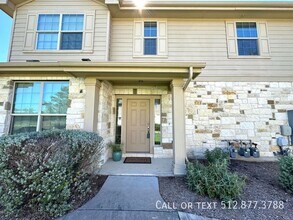 9201 Brodie Ln in Austin, TX - Building Photo - Building Photo