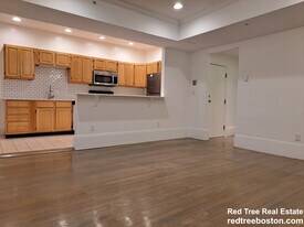 1402 Beacon St, Unit 3 in Brookline, MA - Building Photo