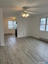 75 E New St in Bristol, CT - Building Photo - Building Photo